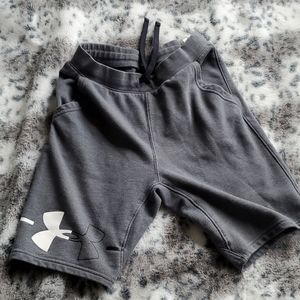 Under Armour youth shorts size xl